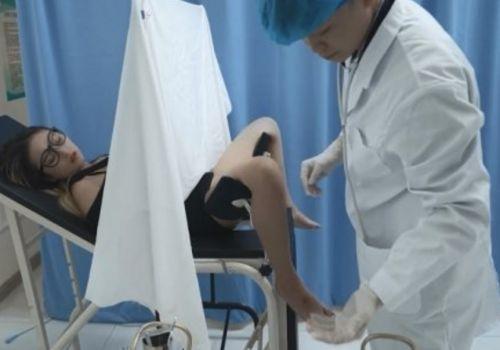 Cô nàng 20t khám âm đạo gặp bác sĩ cuồng dâm đụ nát lồn