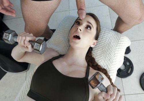 Cô nàng gym se duyên dáng mê mẩn cặc khủng